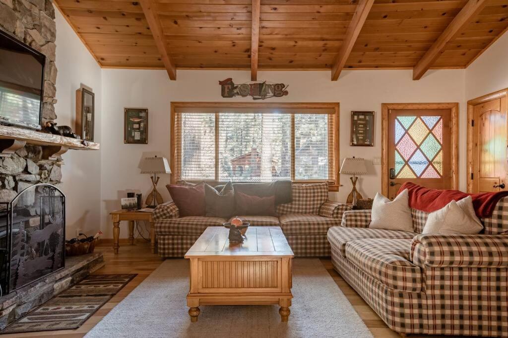Hot Tub*Kids Room*Family Cabin Биг-Бэар-Сити Экстерьер фото