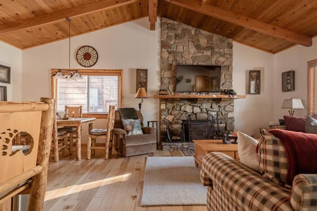 Hot Tub*Kids Room*Family Cabin Биг-Бэар-Сити Экстерьер фото